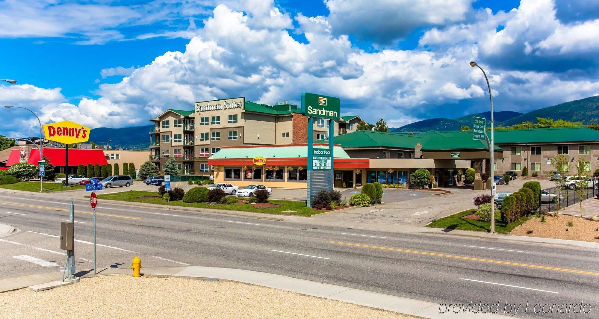 Sandman Hotel Vernon Exterior foto